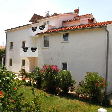 House And Apts In Istrien 9879 Holiday home Porec