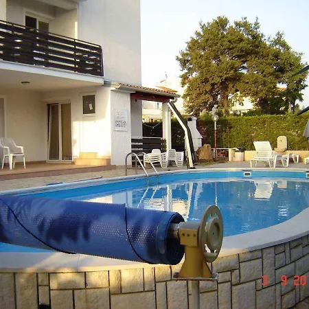House And Apts In Istrien 9879 Holiday home