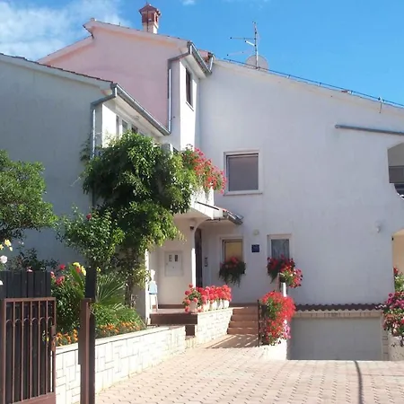 House And Apts In Istrien 9879 Holiday home *